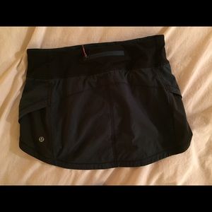 Lululemon exercise skirt/spandex. Great condition.