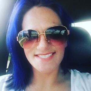 Meet your Posher, Kari