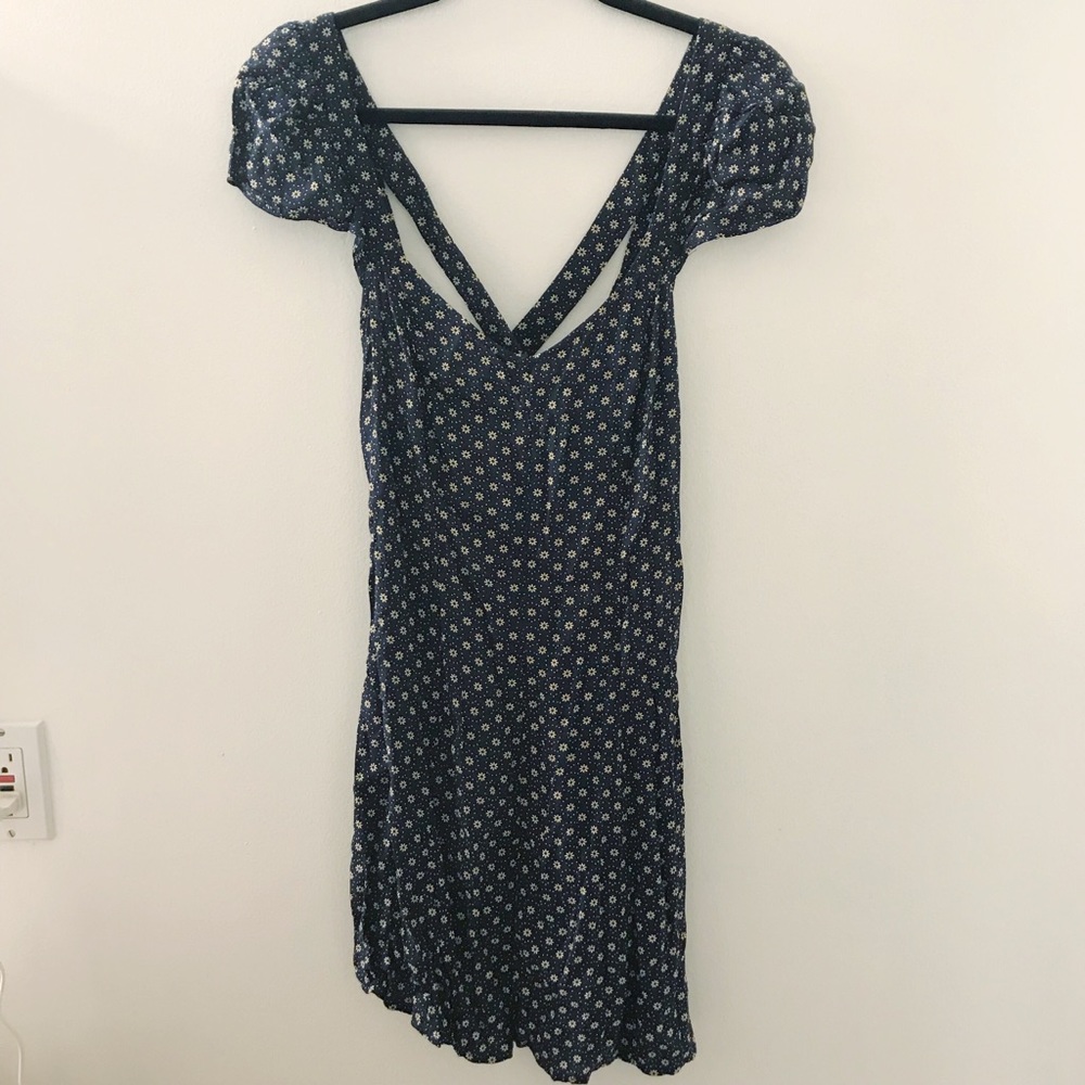 Urban Outfitters Kimchi Blue flowy navy dress sz 6