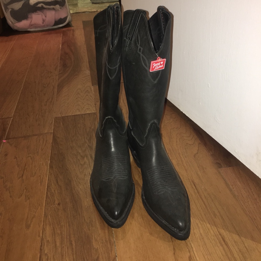 Black leather Tony lama cowgirl boots