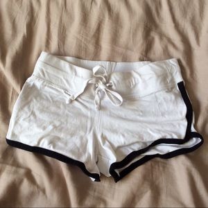 ๐ธ White Gym Shorts ๐ธ ๐ธ White Gym Shorts ๐ธ