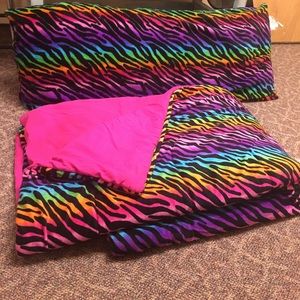 Body Pillow and Comforter