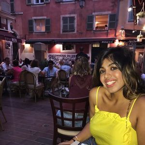 Meet your Posher, Sahar