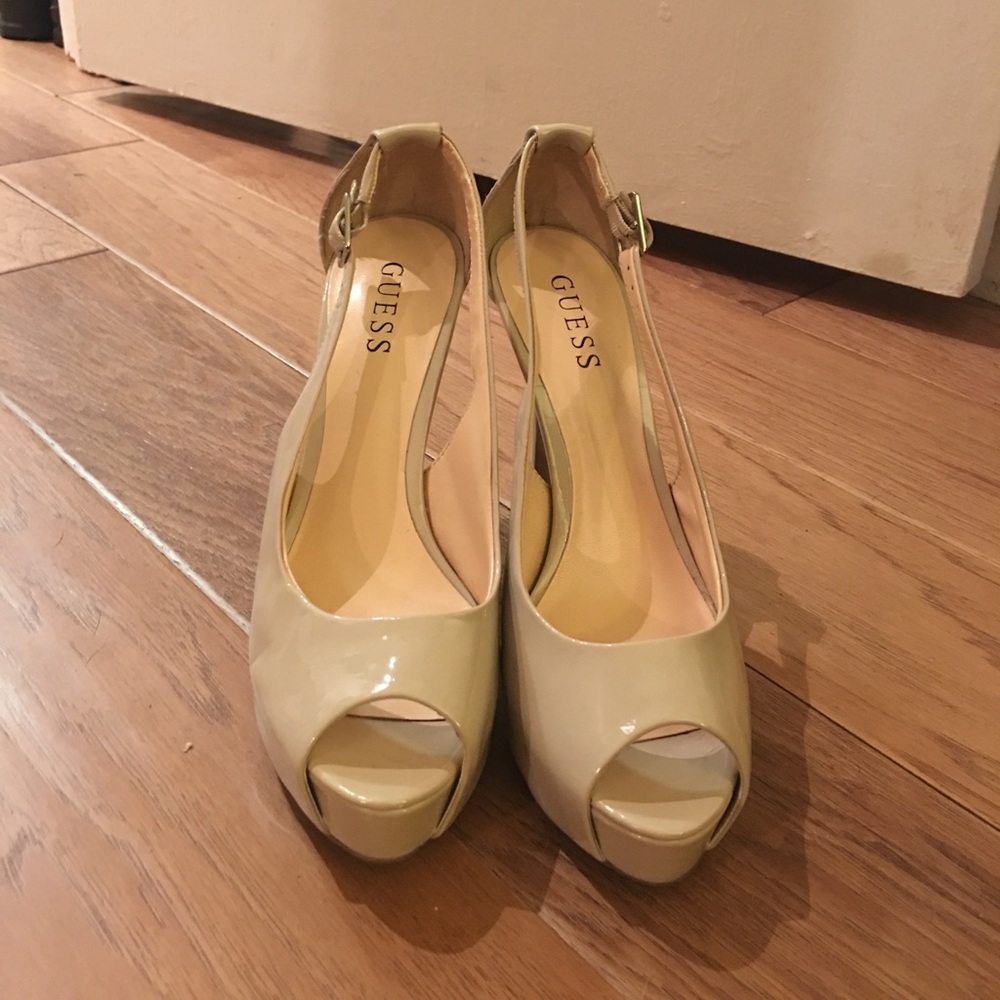 Nude High heal guess pumps