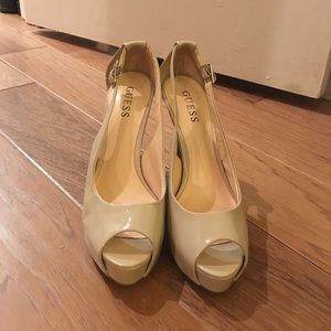 Nude High heal guess pumps