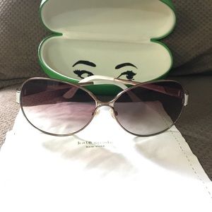 Kate Spade // Darla Sunglasses