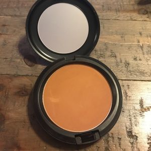 MAC Prolongwear Powder in Dark Tan ✨