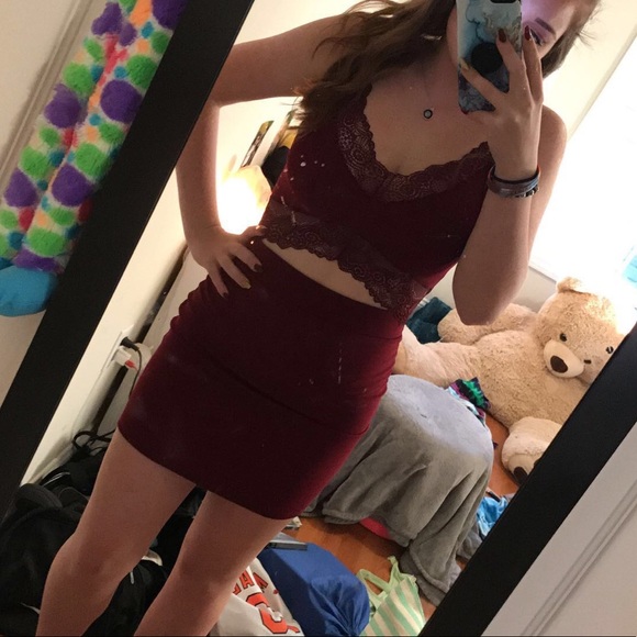 Windsor Dresses & Skirts - maroon fitted dress