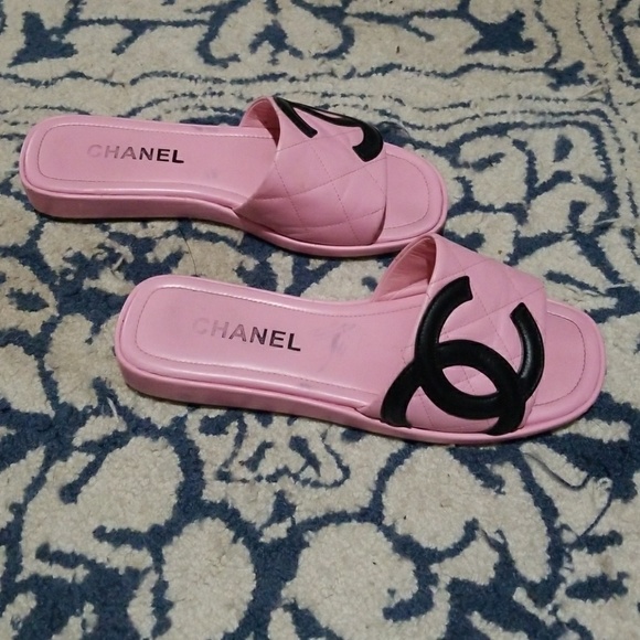 Channel Sandals Size 8 - Picture 4 of 5