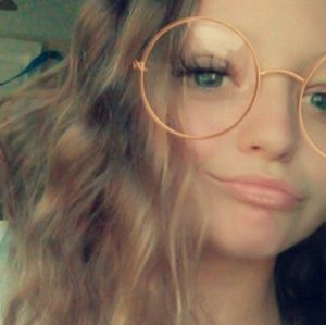 Meet your Posher, Veronica