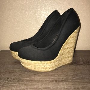Black Wedges