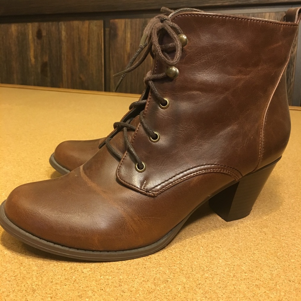 Brown combat boots-size 8