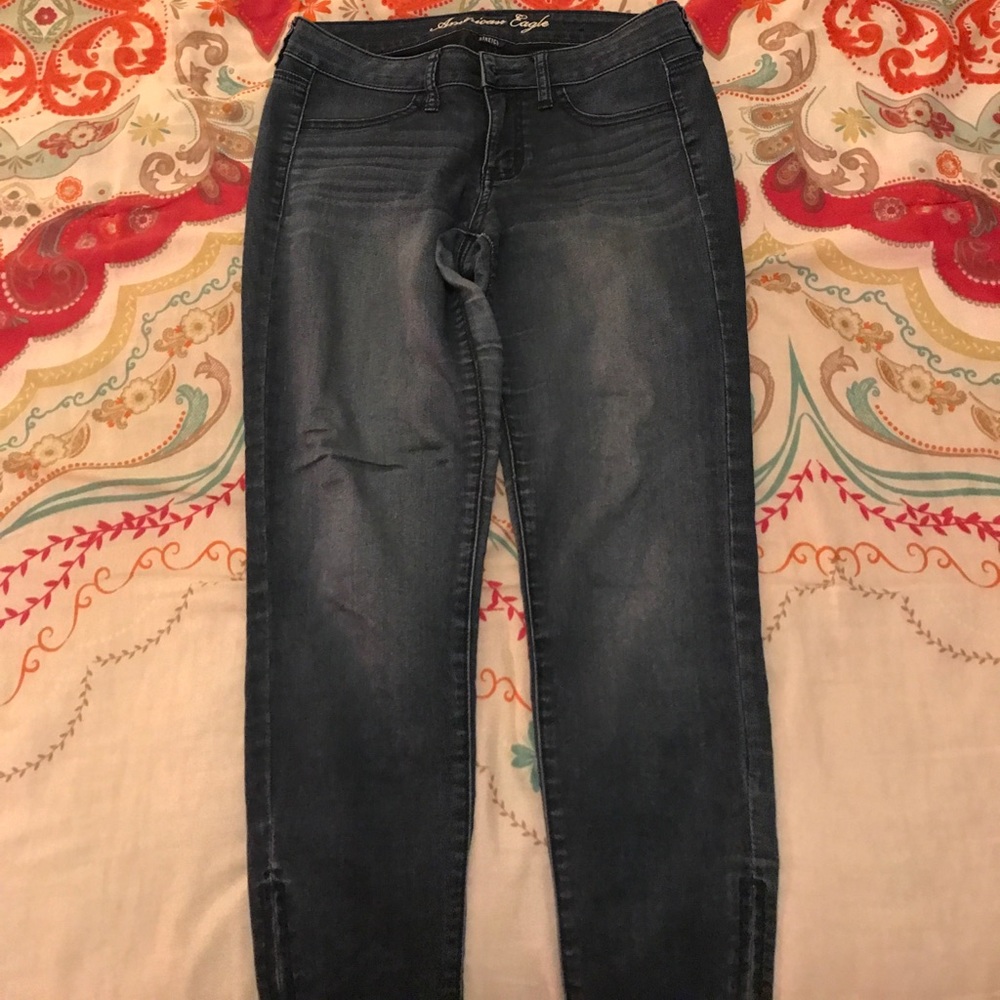 Size 6 American Eagle stretch skinny jeans