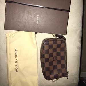 Louis Vuitton pouchette