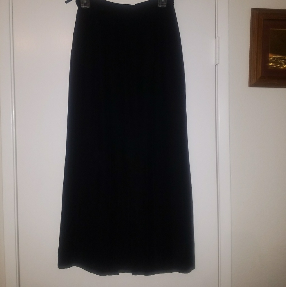 Black Maxi-Skirt