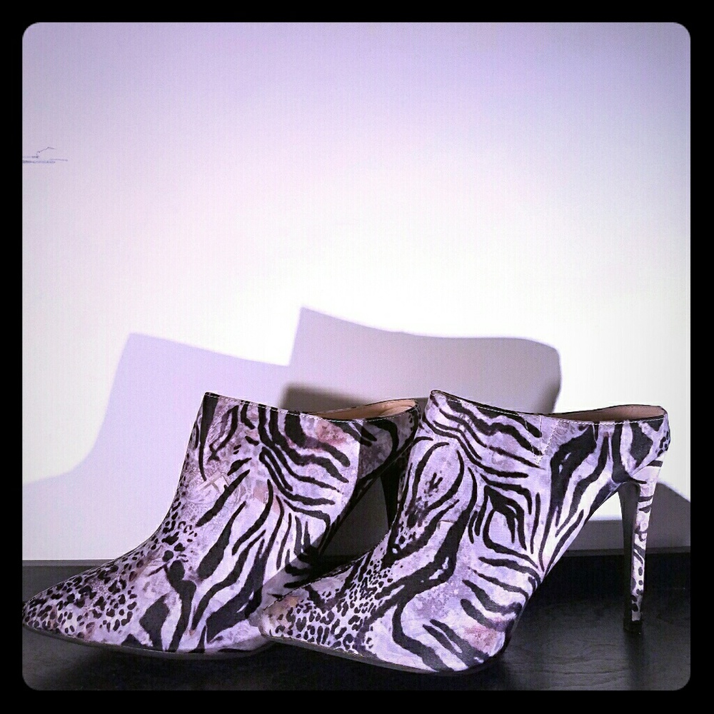 Leopard Mules