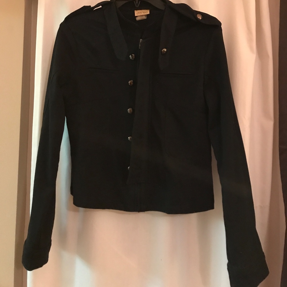 Size medium black bomber jacket