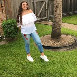 Meet your Posher, Helana