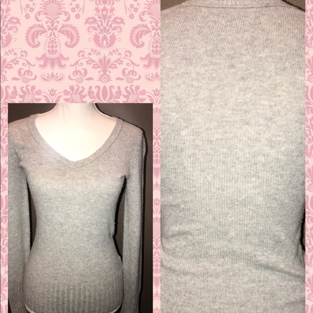 🌸Super Adorable Comfy Sweater🌸