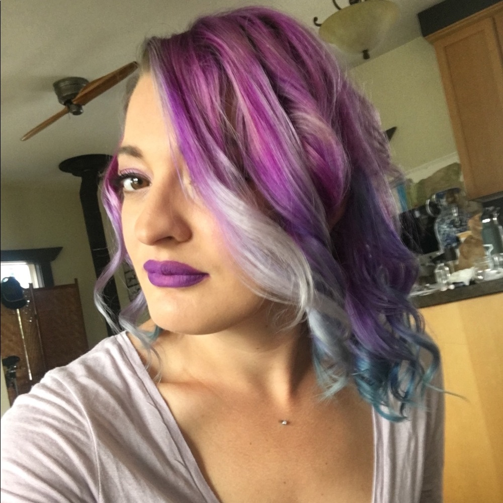 New listings!!!! 😍💜💙💕🌈