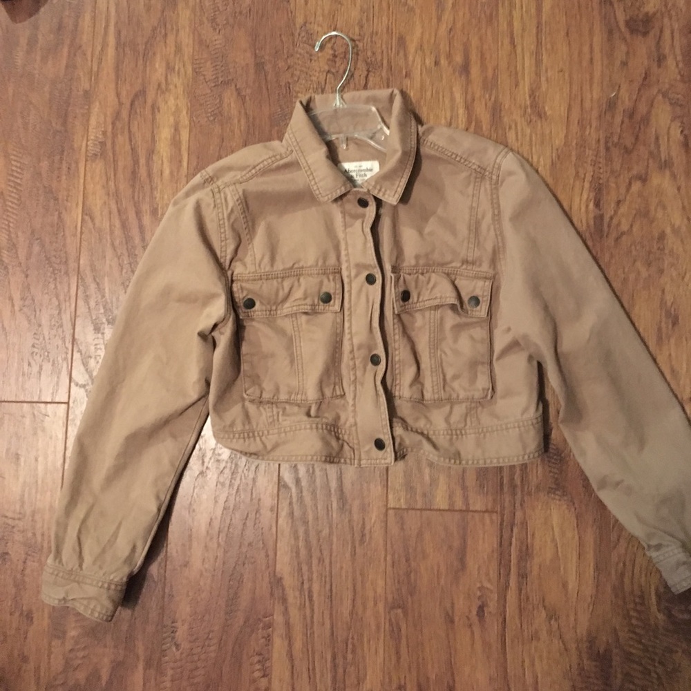 A&F cropped cargo jacket 🍁🍁