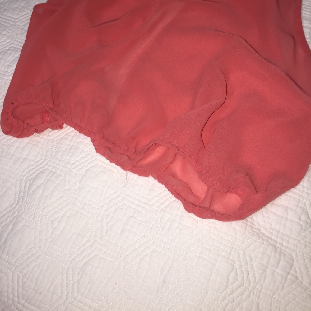 Light weight Tank Top - Picture 3 of 3
