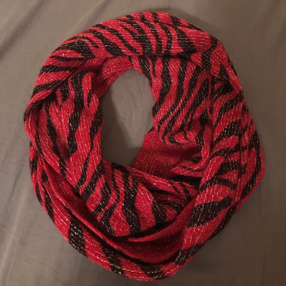 Infinity scarf