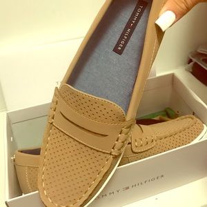 *Reduced Price* Cute brown flats