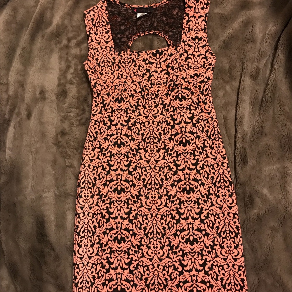 Embossed Detailed Bodycon Dress