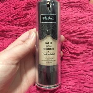 Kay Von D - lock it foundation - light 42