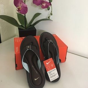 💥💯Authentic Nike comfort Tong