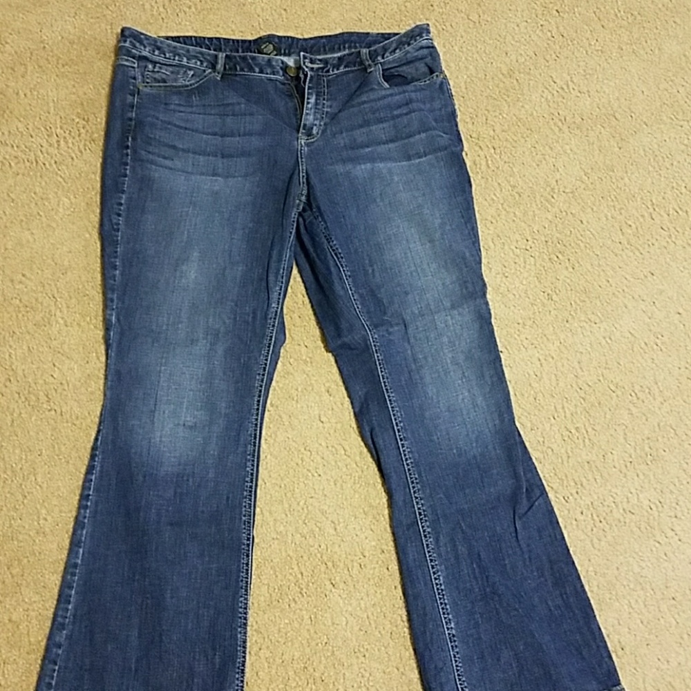 Regular length bootcut size 18 jean