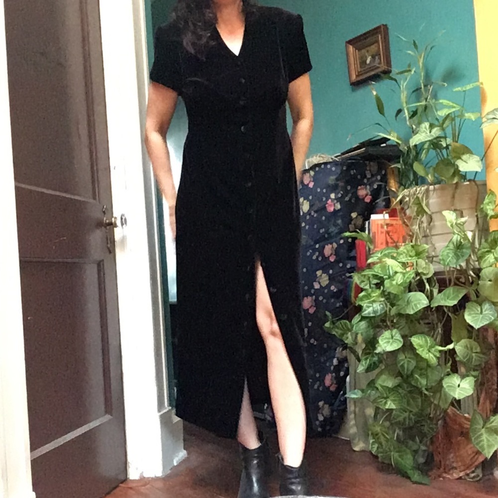 Vintage ‘80s black velvet dress