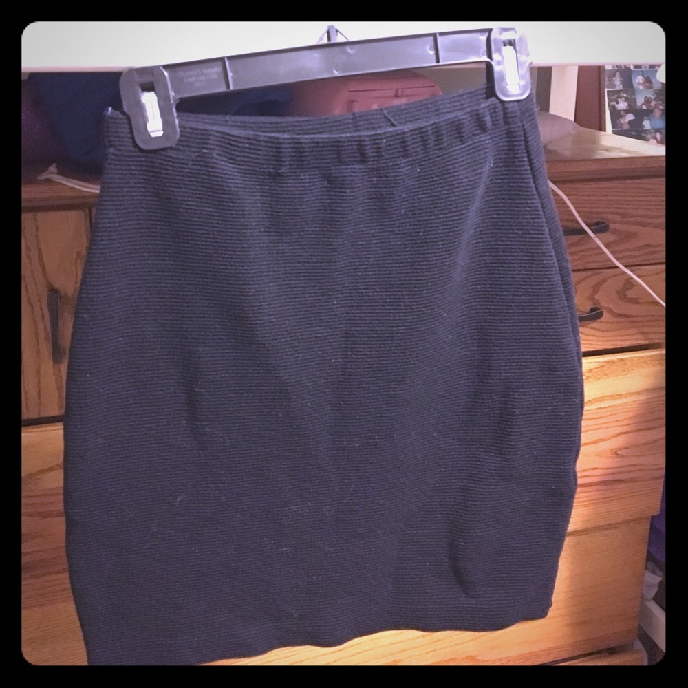 Black mini pencil skirt