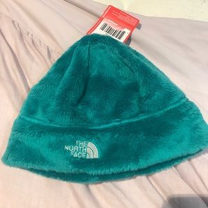 Green north face thermal beanie