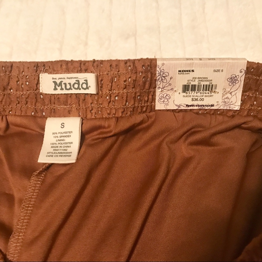 🚫SOLD🚫Mudd Suede Scallop Short - Picture 6 of 6