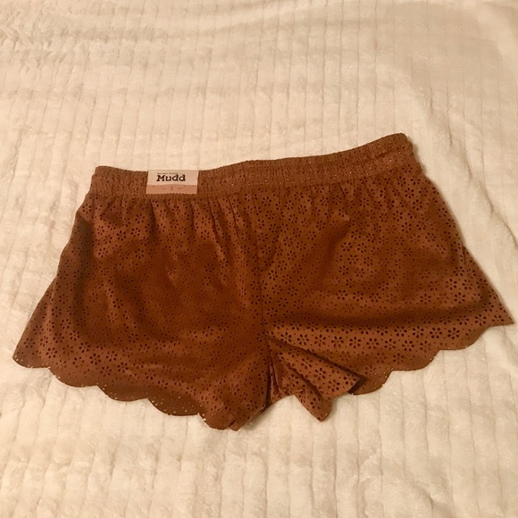 🚫SOLD🚫Mudd Suede Scallop Short - Picture 3 of 6