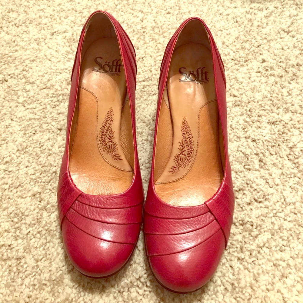 Super comfortable soft heels in red