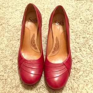 Super comfortable soft heels in red