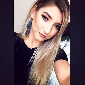 Meet your Posher, Julisa