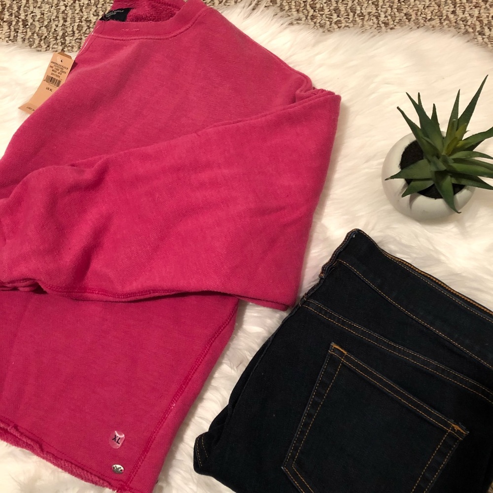 NWT distressed AE cropped sweatshirt