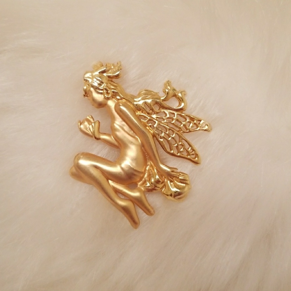 Gold, dainty Fairy brooch
