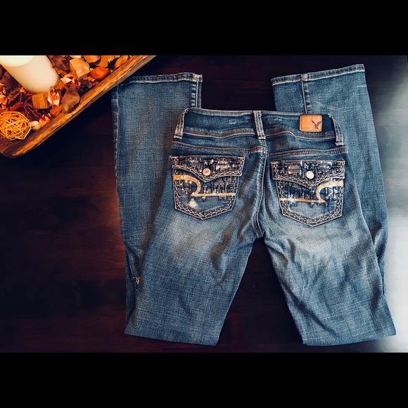 American Eagle Outfitters Denim - Distressed Denim w/ Embroidered Sequins🔥