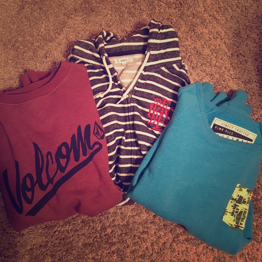 Hoodies & Sweatshirts