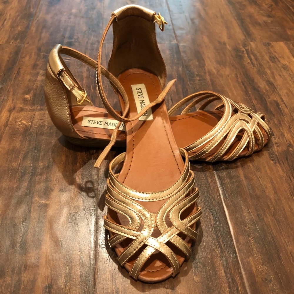 Steve Madden- Gold closed toe’d Sandals.