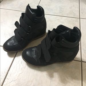 Black wedge Velcro sneakers