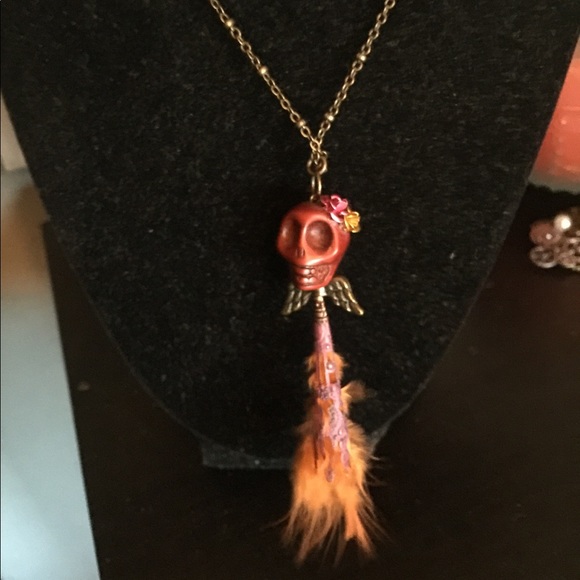 Unique skull necklace - Picture 3 of 6