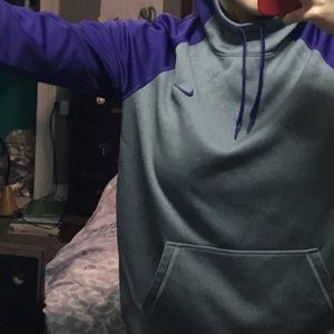 nike sweatshirt