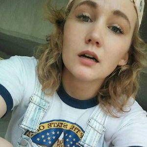 Meet your Posher, Elly