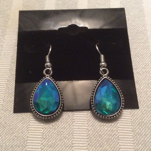 Beautiful blue green earrings - Picture 1 of 3